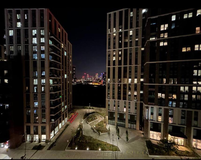 2 Bed Apartment Close To Station With Parking Londyn Zewnętrze zdjęcie